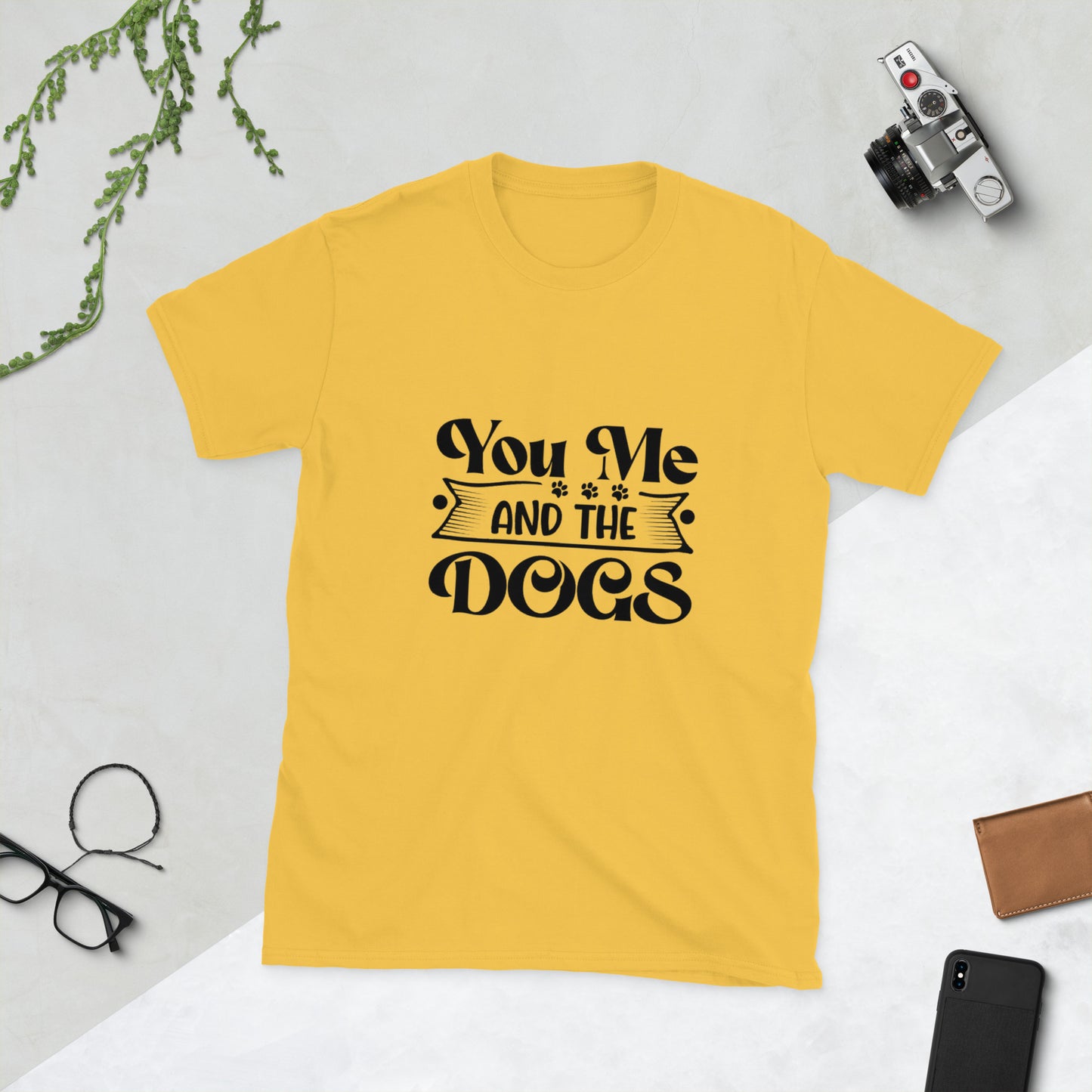 Camiseta Unisex “You, Me and the Dogs” – Diseño Exclusivo para Amantes de Perros - EliteMascotas